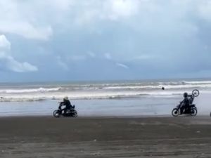 Video: Kecelakaan Horor Balapan Liar di Ujunggenteng Sukabumi Video: Kecelakaan Horor Balapan Liar di Ujunggenteng Sukabumi