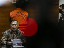 Bertubi-tubi Laporan ke Dewas untuk Firli Bahuri