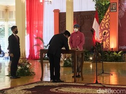 Sultan HB X Lantik Menantunya Jadi Kabiro Tata Pemerintahan Setda DIY