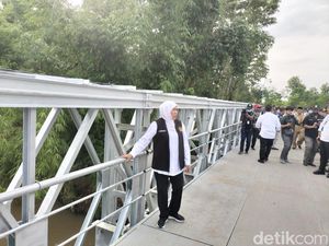 Gubernur Khofifah Resmikan Jembatan Bailey di Probolinggo yang Pernah Putus Gubernur Khofifah Resmikan Jembatan Bailey di Probolinggo yang Pernah Putus
