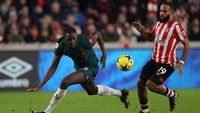 Laga berakhir untuk kemenangan meyakinkan Brentford 3-1 atas Liverpool. (Foto: AFP via Getty Images/ADRIAN DENNIS)