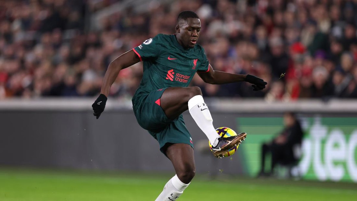 Ibrahima Konate di laga Brentford vs Liverpool. (Foto: Offside via Getty Images/Jacques Feeney/Offside)