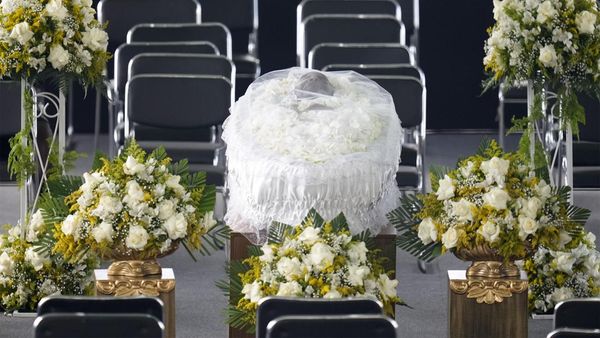 Jenazah Pele Disemayamkan di Stadion Vila Belmiro