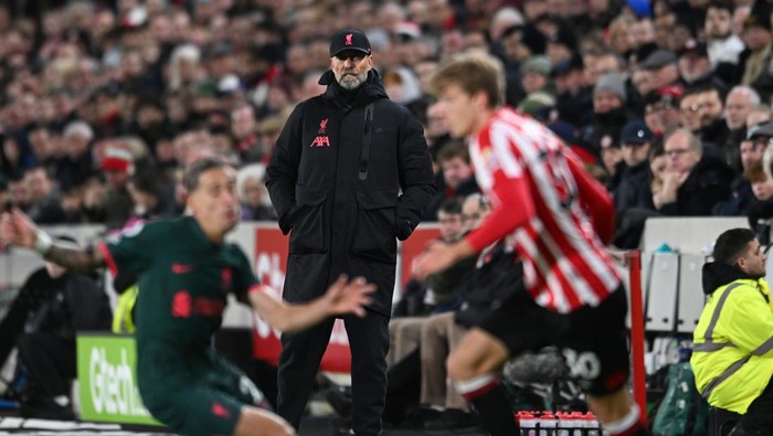 BRENTFORD, ENGLAND - JANUARY 02: ( THE SUN OUT,THE SUN ON SUNDAY OUT) Jurgen Klopp manager of Liverpool  during the Premier League match between Brentford FC and Liverpool FC at Brentford Community Stadium on January 02, 2023 in Brentford, England. (Photo by Andrew Powell/Liverpool FC via Getty Images)