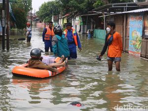 Banjir di Pati Sudah 5 Hari, Ketinggian Air di Bumirejo Cenderung Naik Banjir di Pati Sudah 5 Hari, Ketinggian Air di Bumirejo Cenderung Naik