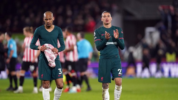 Liverpools Fabinho and Darwin Nunez applauds the fans after the Premier League match at the Gtech Community Stadium, London. Picture date: Monday January 2, 2023. (Photo by John Walton/PA Images via Getty Images)