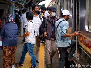 KCI Tak Bisa Impor Kereta Bekas Jepang, Penumpang KRL Terancam Terlantar