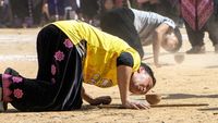Serunya Adu Gasing Khas Thailand, Saingannya Lato-lato?