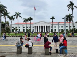 Viral PKL Menjamur di Kota Tua, Satpol PP Jakbar Beri Penjelasan