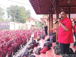 DPC PDIP Solo Berangkatkan 500 Satgas ke Jakarta