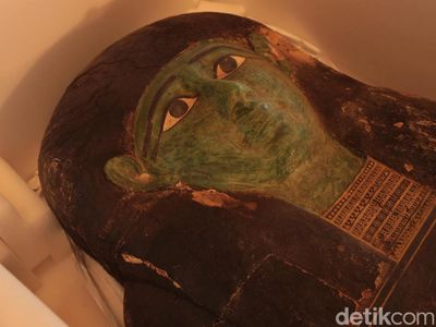 Foto: Diselundupkan, Tutup Peti Mati Sarkofagus Hijau Dipulangkan AS ke Mesir