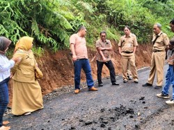Jalan Baru Rp 4,6 M di Pekalongan Rusak, Dewan Tuding Ada Kongkalikong
