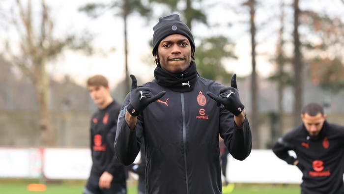 CAIRATE, ITALY - DECEMBER 29: Rafael Leao of AC Milan gestures  during an AC Milan training session at Milanello on December 29, 2022 in Cairate, Italy. (Photo by Giuseppe Cottini/AC Milan via Getty Images)
