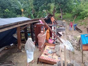 Angin Kencang Terjang Mamuju Tengah, 13 Rumah-Kios Pasar Rusak