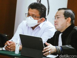 Hakim Heran Sambo Tak Pegang KTP: Kan Itu Kartu Identitas