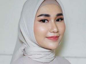 10 Foto Gaya Septia Yetri, Istri Putra Siregar yang Gugat Cerai Bos PS Store 10 Foto Gaya Septia Yetri, Istri Putra Siregar yang Gugat Cerai Bos PS Store