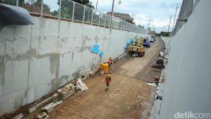 Waduh... Proyek Underpass Dewi Sartika Depok Meleset dari Target