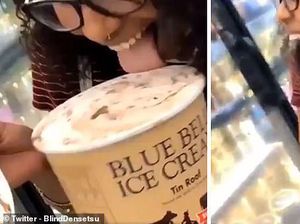 10 Kelakuan Orang-orang Saat Makan yang Bikin Elus Dada!