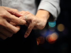 Pulang Rantau Tahu-tahu Istri Sudah Jadi Istri Tetangga Pulang Rantau Tahu-tahu Istri Sudah Jadi Istri Tetangga