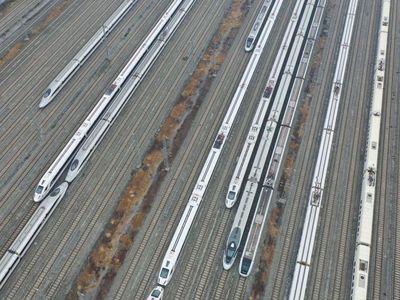 Penampakan Kereta Cepat Keluar Kandang Jelang Musim Mudik di China