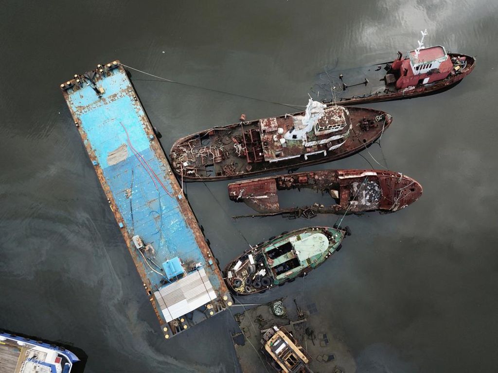 Penampakan Bangkai Kapal Sao Luiz yang Mengancam Lingkungan Brasil