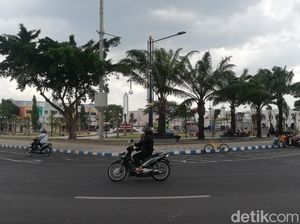 Satpol PP Siaga Penertiban Kawasan Alun-alun Kota Pasuruan Satpol PP Siaga Penertiban Kawasan Alun-alun Kota Pasuruan