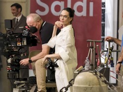 Setelah Brad Pitt Giliran Angelina Jolie Dikabarkan Punya Pacar Berondong