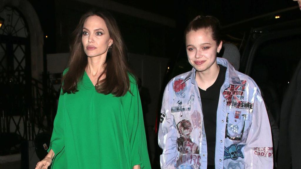 10 Transformasi Shiloh, Anak Kandung Jolie yang Sering Dikira Laki-laki 10 Transformasi Shiloh, Anak Kandung Jolie yang Sering Dikira Laki-laki