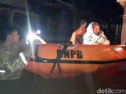 Sungai Cibiyuk Brebes Meluap 6 Desa di Jatibarang Terendam