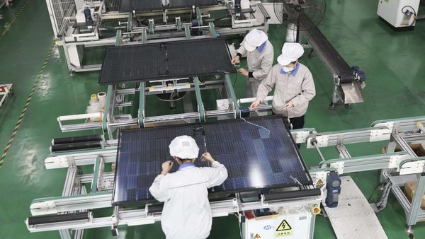 Begini Cara China Bikin PLTS Rumahan