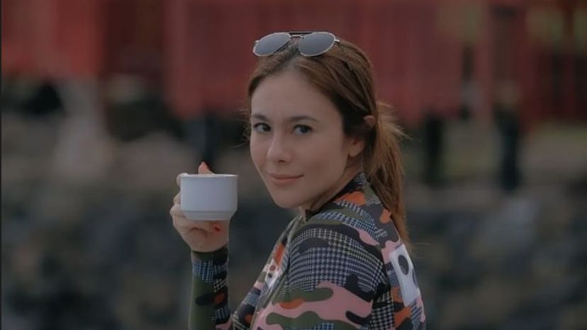 Body Goals Wulan Guritno Bikin Salfok, Tetap Fit di Usia 41