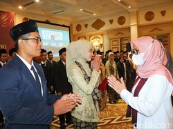 Pesan Bupati Ipuk Usai Ratusan Anggota PPK Banyuwangi Dilantik