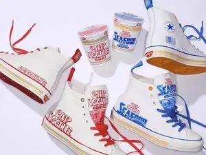 Converse Kolaborasi dengan Cup Noodles Rilis Sneakers Terinspirasi Mie Instan Converse Kolaborasi dengan Cup Noodles Rilis Sneakers Terinspirasi Mie Instan