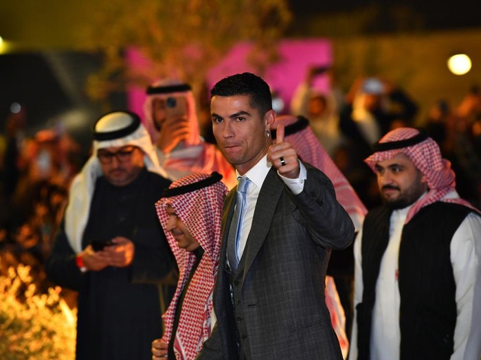 RIYADH, SAUDI ARABIA - JANUARY 3: Cristiano Ronaldo arrives for his signing ceremony with Al Nassr of Saudi Arabia on January 3, 2023 in Riyadh, Saudi Arabia. The signing ceremony is held at Riyadh's Mrsool Park stadium with a 25,000-person capacity at 1600GMT. (Photo by Mohammed Saad/Anadolu Agency via Getty Images)