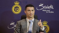 Ronaldo menjalani sesi jumpa media sebelum diperkenalkan di hadapan fans Al Nassr. (Foto: Getty Images/Khalid Alhaj/MB Media)