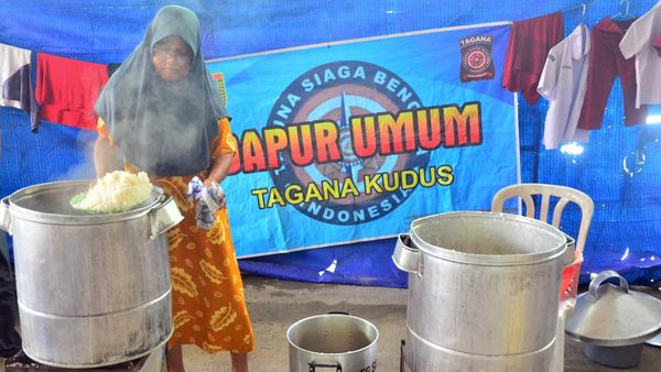 10 Dapur Umum Disiagakan untuk Korban Banjir Kudus