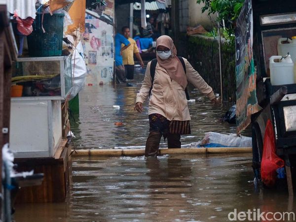 Jalan Kemang Utara IX Jaksel Terendam Banjir