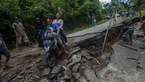 Duh! Jalan Menuju Kawasan Badui di Lebak Ambles