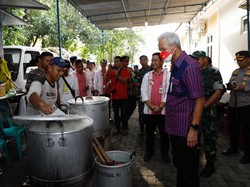 Ganjar Pastikan Kebutuhan Pengungsi Banjir di Pekalongan Terpenuhi