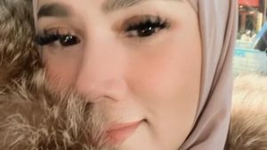 8 Foto Gaya Hijab Mulan Jameela Liburan di Amerika Bareng Ahmad Dhani