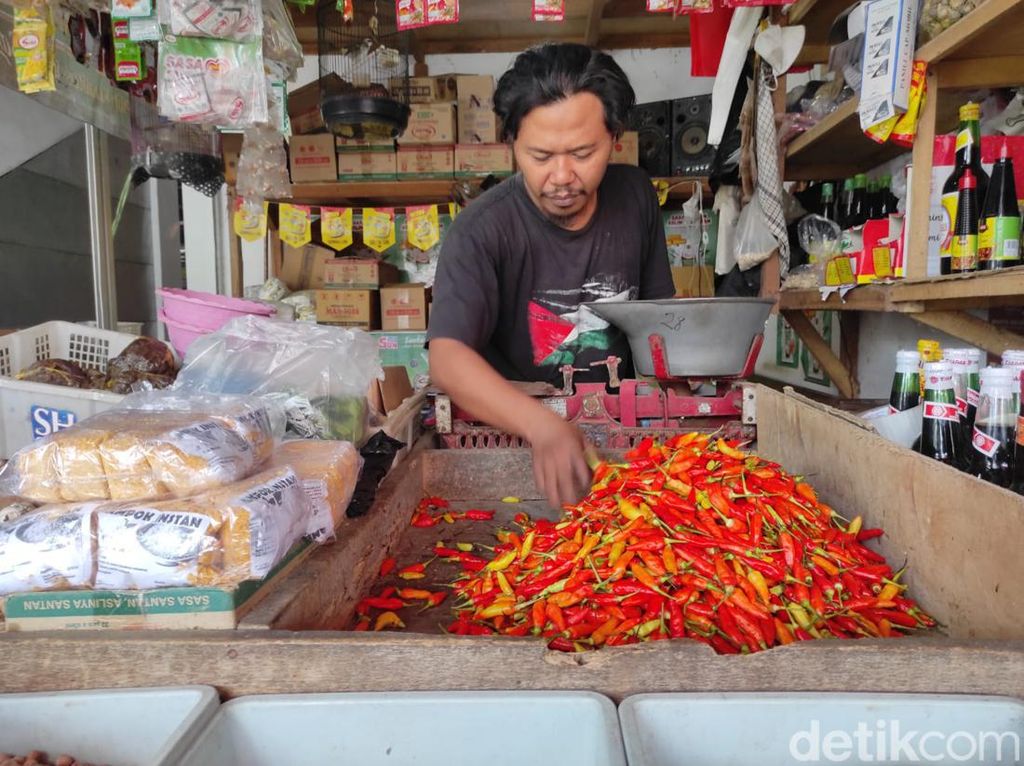 Makin Pedas, Harga Cabai Rawit di Kota Blitar Rp 60 Ribu per Kilogram! Makin Pedas, Harga Cabai Rawit di Kota Blitar Rp 60 Ribu per Kilogram!