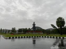 13 Penerbangan di Bandara Makassar Ditunda-Dialihkan Imbas Cuaca Ekstrem