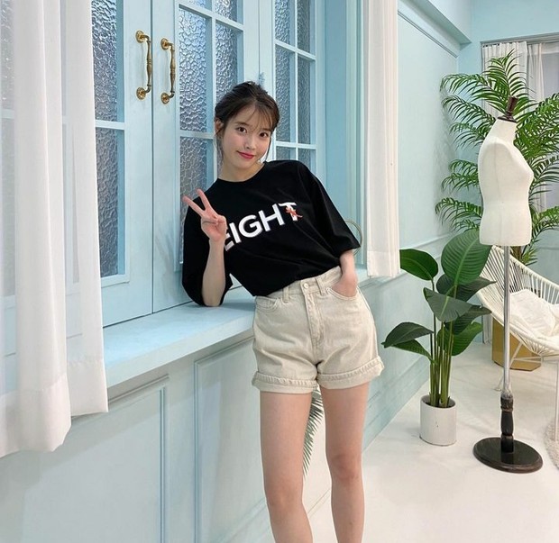 Kiat OOTD Ala IU untuk Pemilik Tubuh Mungil Agar Terlihat Lebih Stylish!