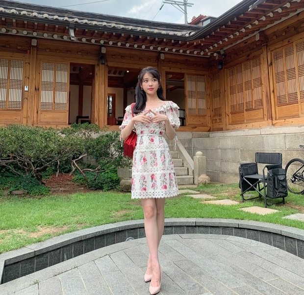 Kiat OOTD Ala IU untuk Pemilik Tubuh Mungil Agar Terlihat Lebih Stylish!