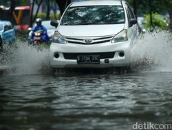 Hujan Sejak Semalam, 6 Ruas Jalan dan 4 RT di Jakarta Tergenang