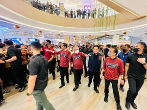 Jokowi Bermasker Saat Cek RS di Pekanbaru, Lepas Masker Ketika ke Mal