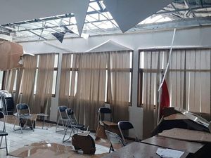 Kantor Kecamatan Panawangan Ciamis Rusak Diterjang Angin Kencang