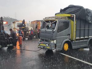 7 Kendaraan Terlibat Laka Karambol di Tol Ungaran-Semarang