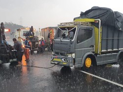 7 Kendaraan Terlibat Laka Karambol di Tol Ungaran-Semarang