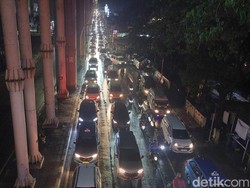 Banjir Surut, Lalin di Cipulir Jaksel Arah Ciledug Macet